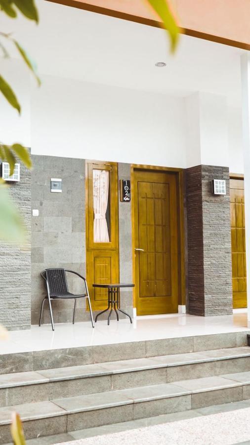 Hotel Kaliu Pacitan Esterno foto