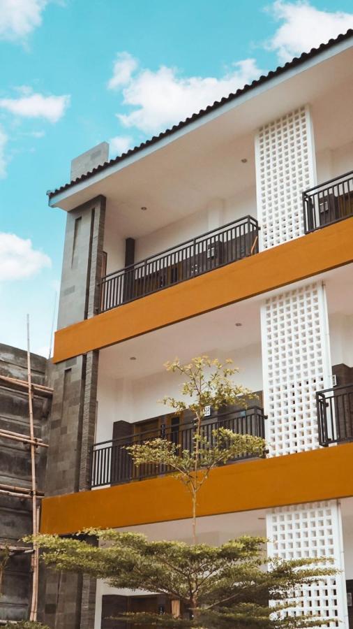 Hotel Kaliu Pacitan Esterno foto