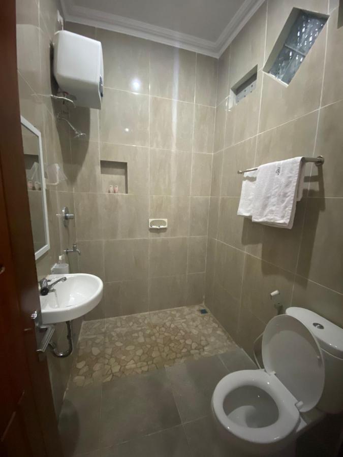 Hotel Kaliu Pacitan Esterno foto