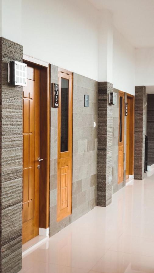 Hotel Kaliu Pacitan Esterno foto