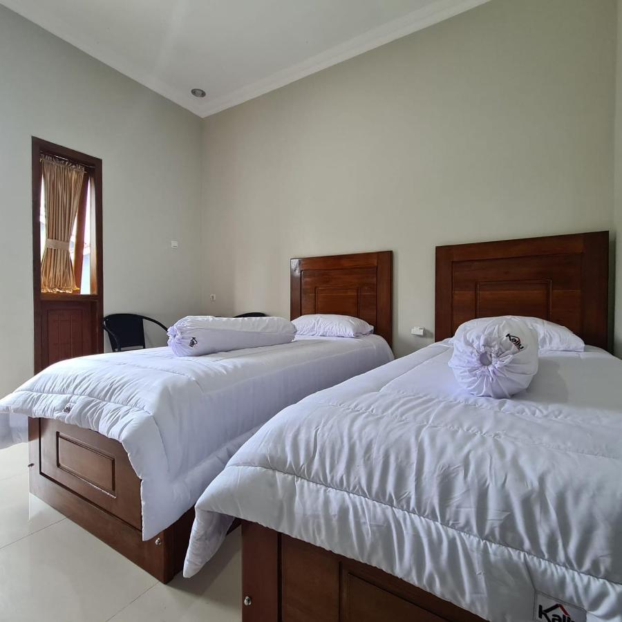 Hotel Kaliu Pacitan Esterno foto
