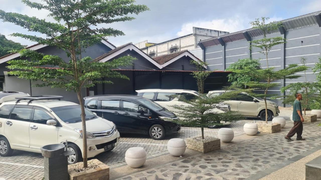 Hotel Kaliu Pacitan Esterno foto